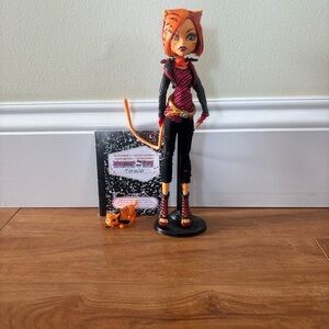 monster high 2011 Toralei First Wave Original doll and pet
